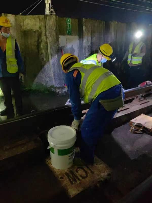 環氧砂漿材料施工現場3.jpg